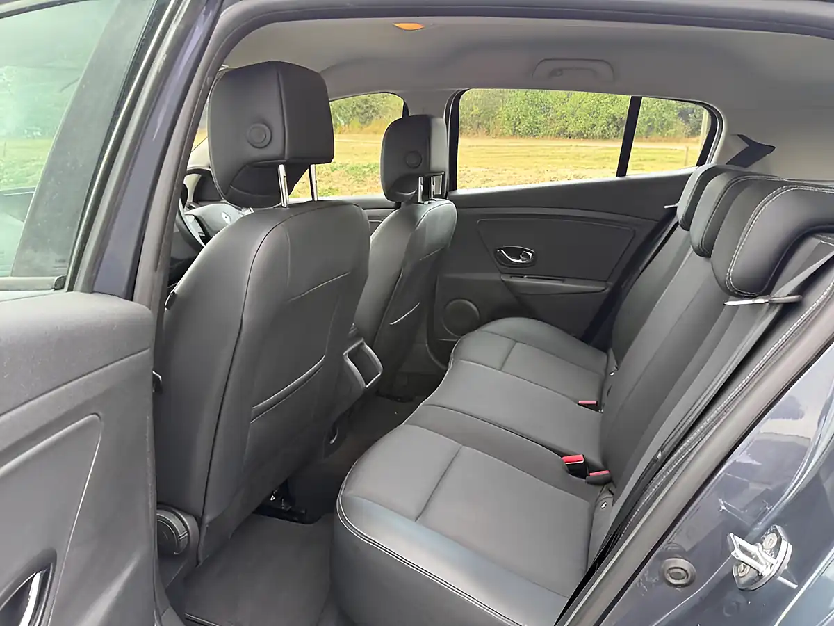 Used 2016 Renault Megane Dynamique Nav Grey - Interior and Exterior details 10