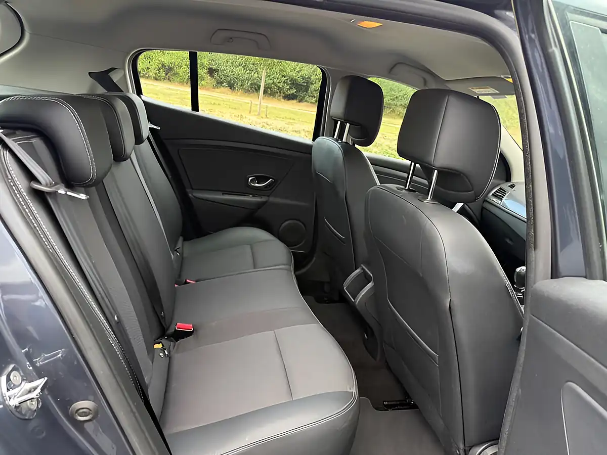 Used 2016 Renault Megane Dynamique Nav Grey - Interior and Exterior details 13