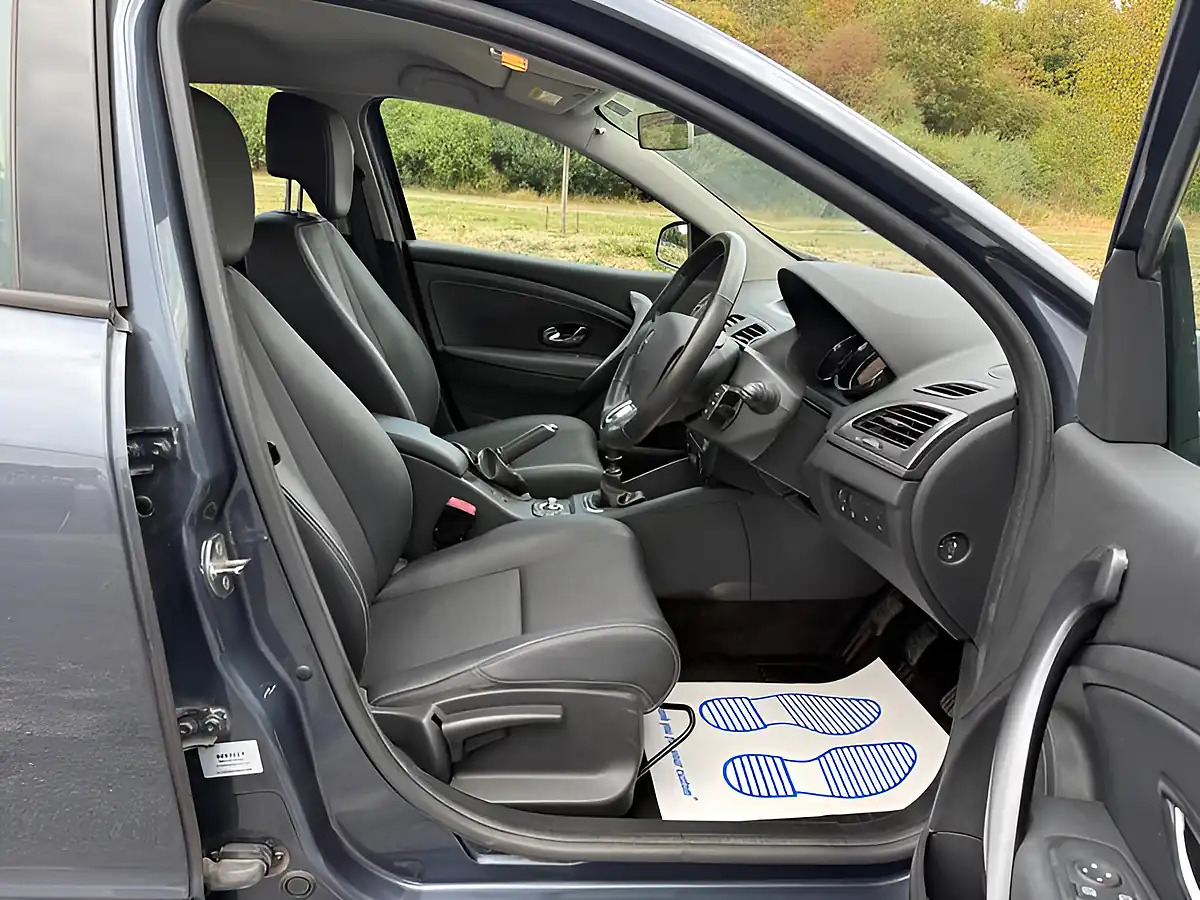 Used 2016 Renault Megane Dynamique Nav Grey - Interior and Exterior details 14