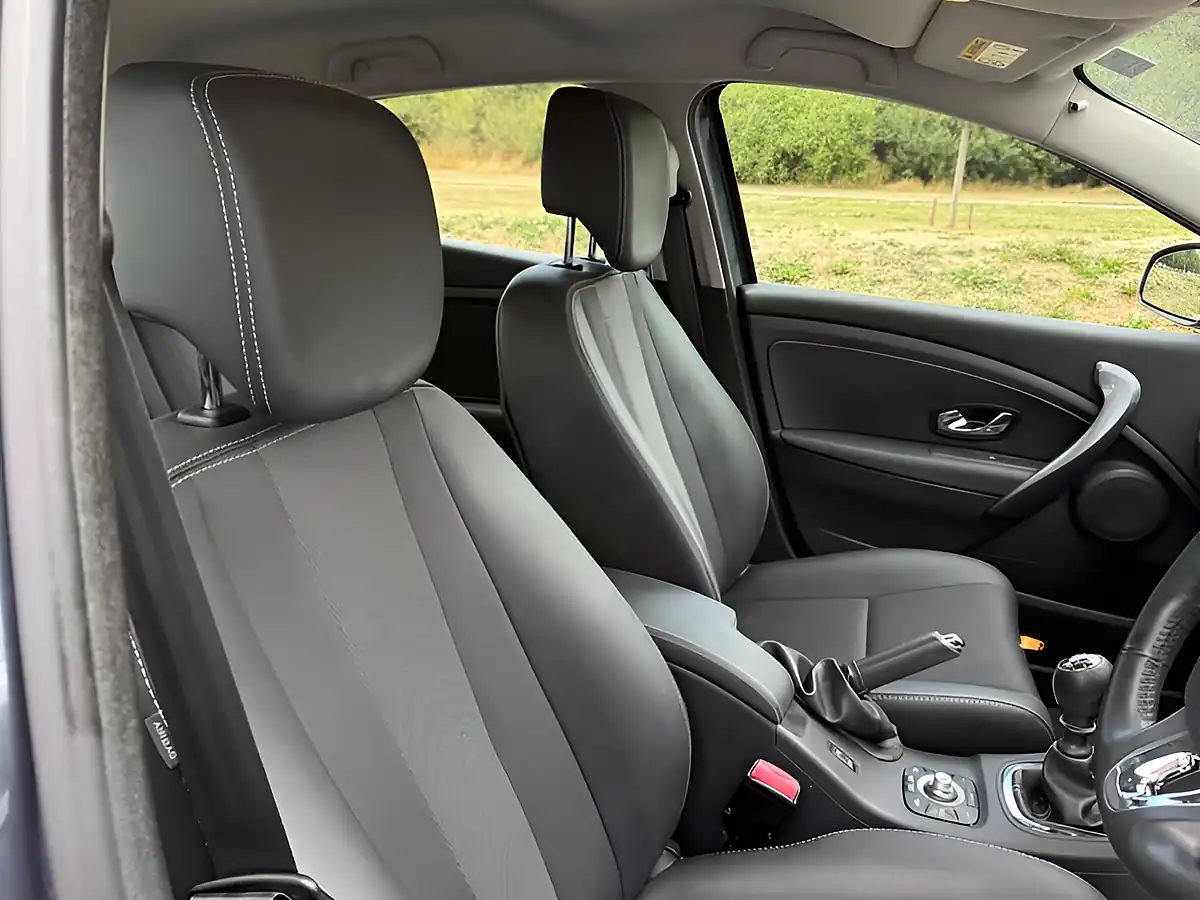 Used 2016 Renault Megane Dynamique Nav Grey - Interior and Exterior details 15