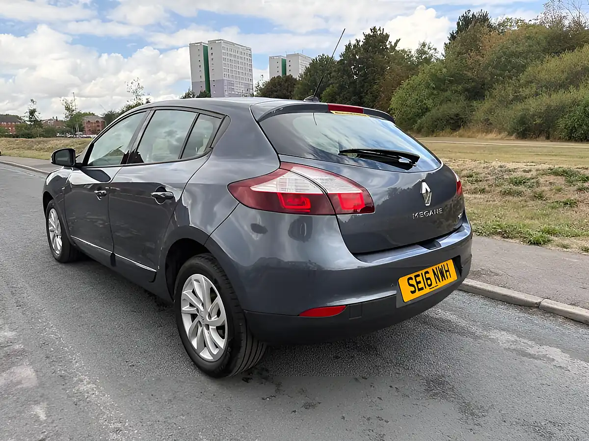 Used 2016 Renault Megane Dynamique Nav Grey - Interior and Exterior details 3