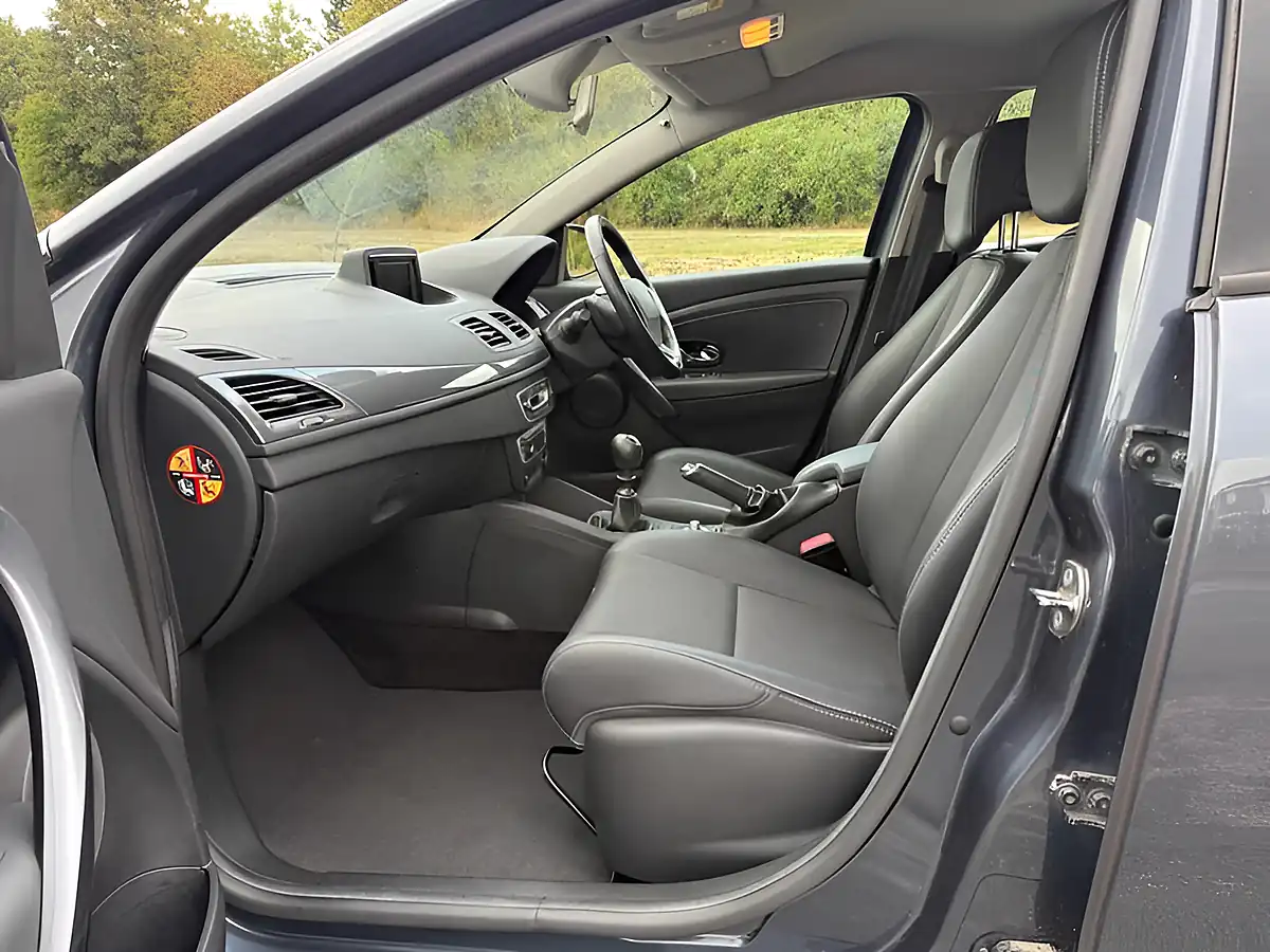 Used 2016 Renault Megane Dynamique Nav Grey - Interior and Exterior details 6