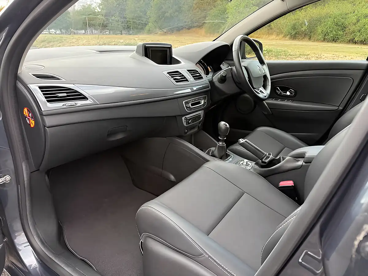 Used 2016 Renault Megane Dynamique Nav Grey - Interior and Exterior details 7