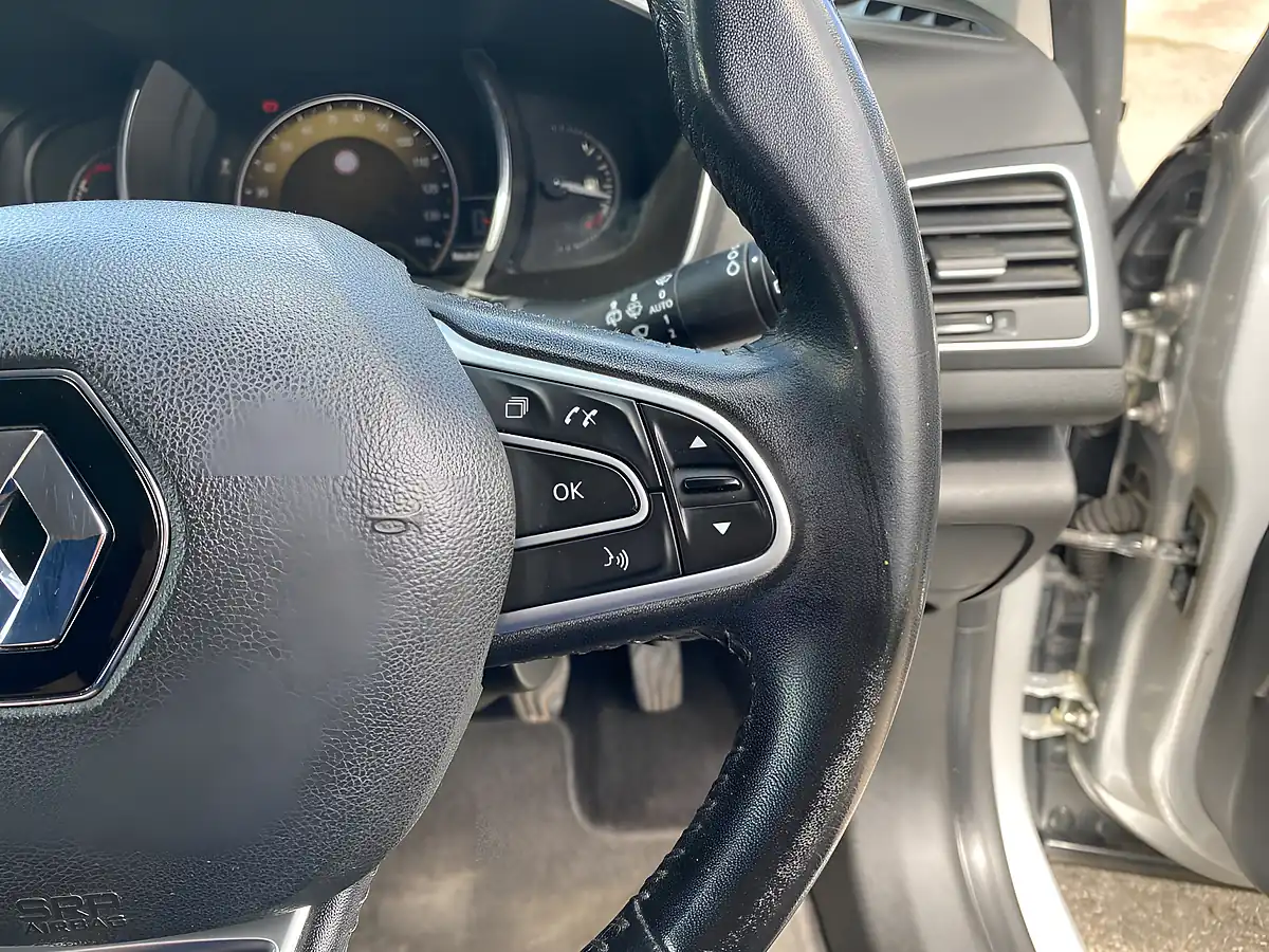 Used 2016 Renault Megane Dynamique Nav Silver - Interior and Exterior details 17