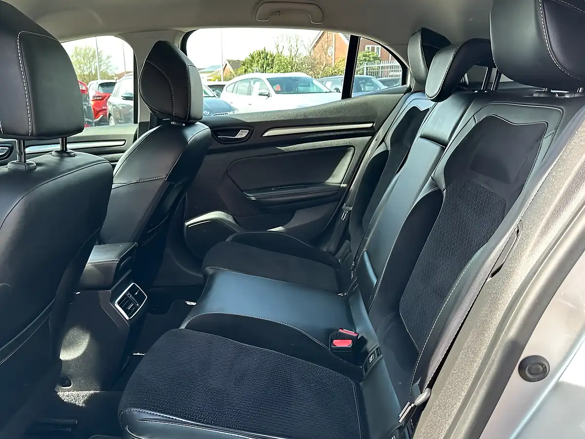 Used 2016 Renault Megane Dynamique Nav Silver - Interior and Exterior details 11