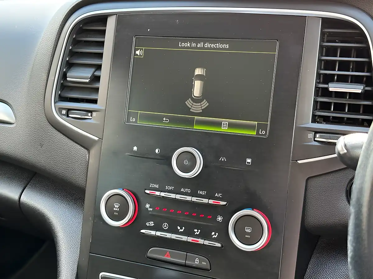 Used 2016 Renault Megane Dynamique Nav Silver - Interior and Exterior details 19