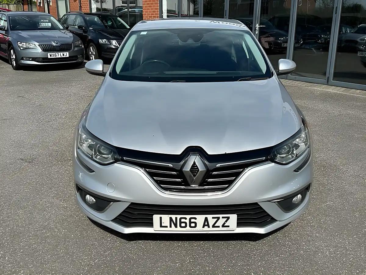 Used 2016 Renault Megane Dynamique Nav Silver - Interior and Exterior details 2