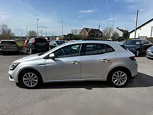 Used 2016 Renault Megane Dynamique Nav Silver - Interior and Exterior details 4