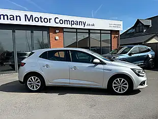 Used 2016 Renault Megane Dynamique Nav Silver - Interior and Exterior details 8