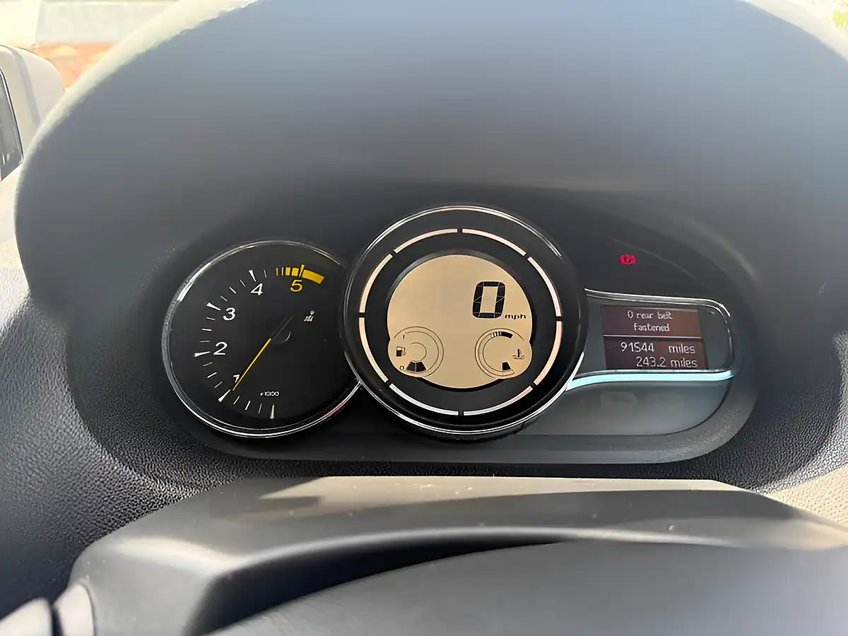 Used 2016 Renault Megane Dynamique Nav Sport Tourer Grey - Interior and Exterior details 12