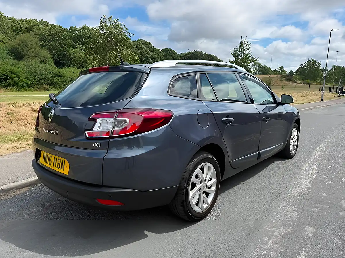 Used 2016 Renault Megane Dynamique Nav Sport Tourer Grey - Interior and Exterior details 2