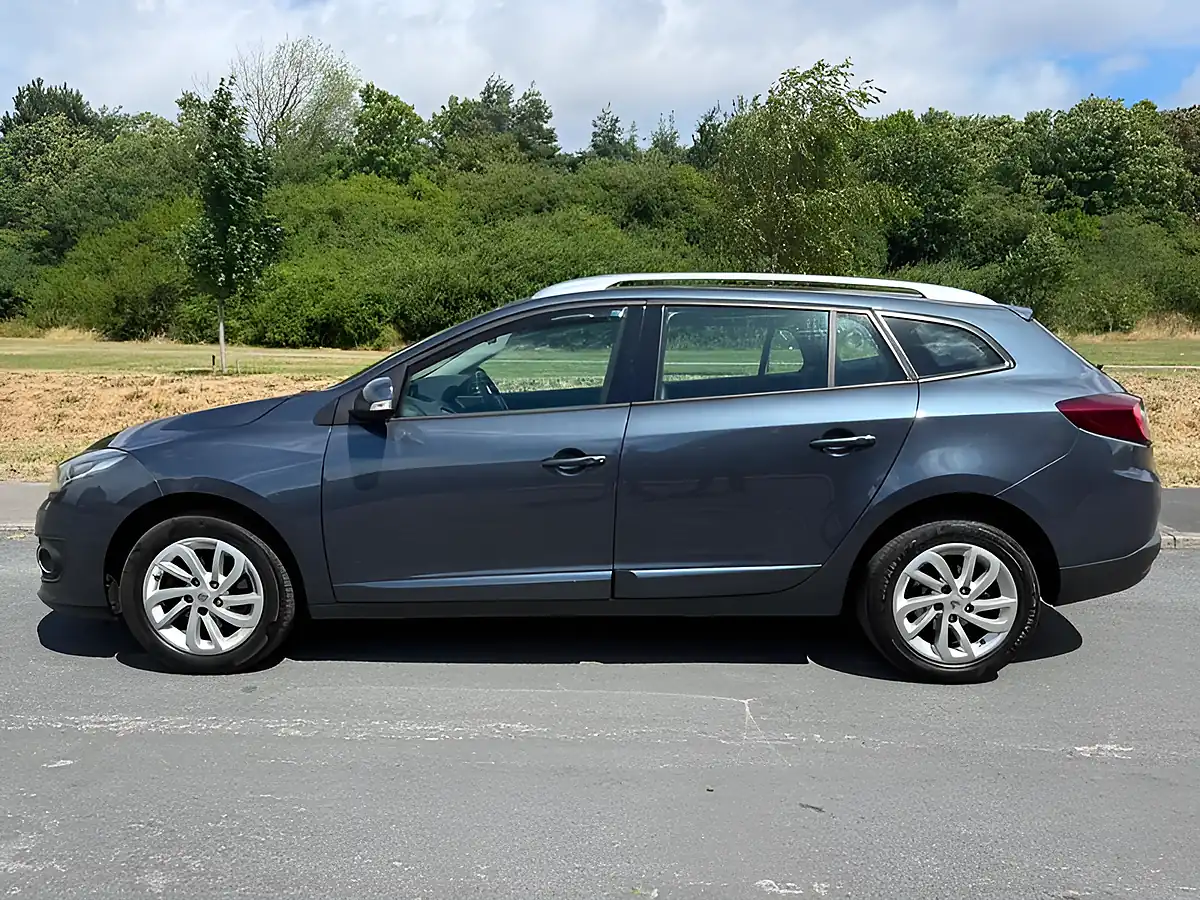 Used 2016 Renault Megane Dynamique Nav Sport Tourer Grey - Interior and Exterior details 4