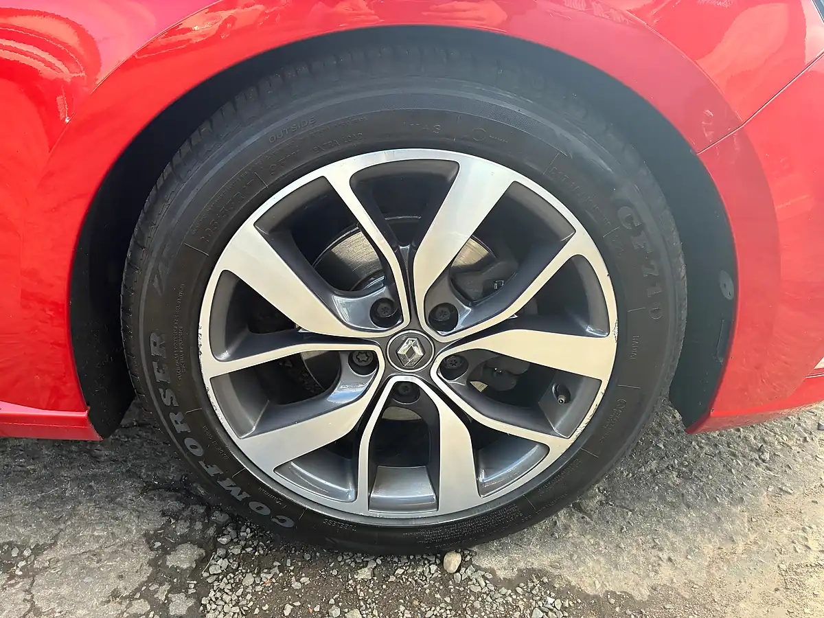 Used 2016 Renault Megane Dynamique S Nav Flame Red - Interior and Exterior details 9