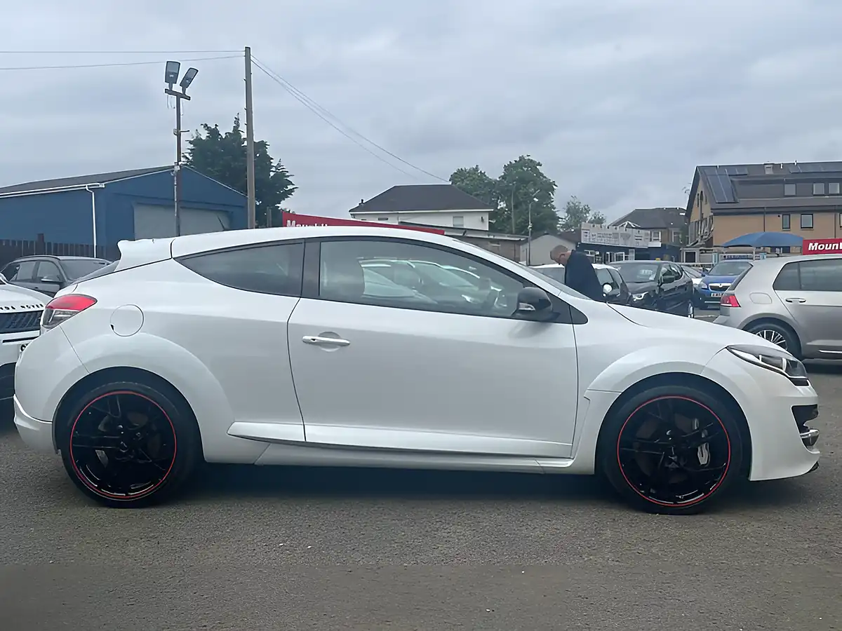 Used 2016 Renault Megane Renaultsport Nav White - Interior and Exterior details 10