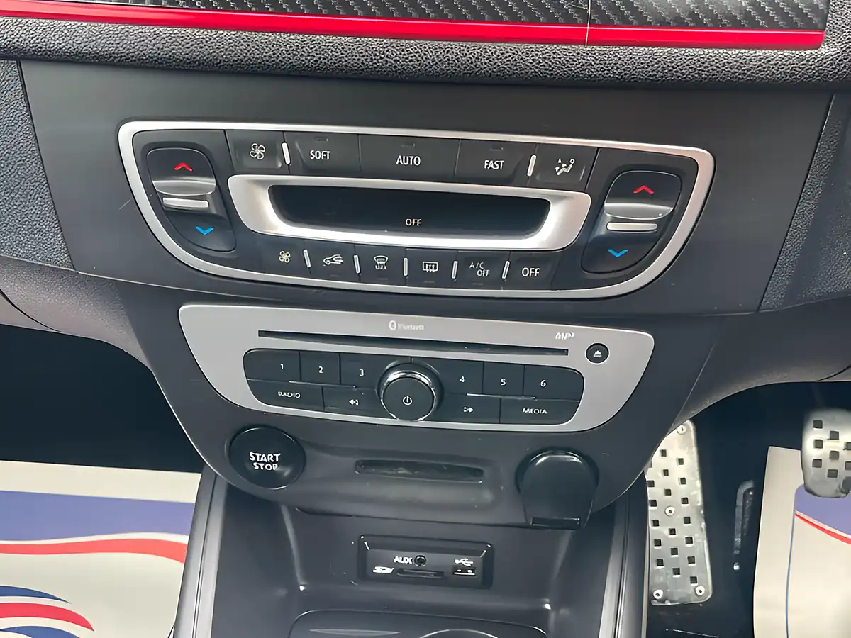 Used 2016 Renault Megane Renaultsport Nav White - Interior and Exterior details 17