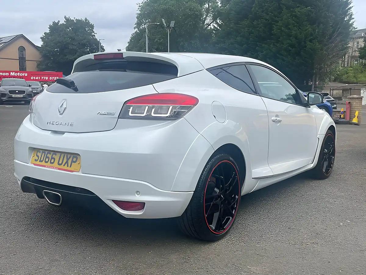 Used 2016 Renault Megane Renaultsport Nav White - Interior and Exterior details 8