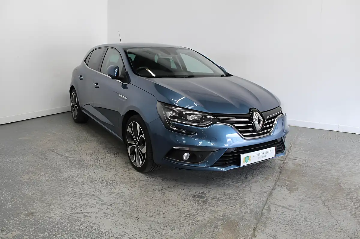 Used 2016 Renault Megane Signature Nav Blue - Front View