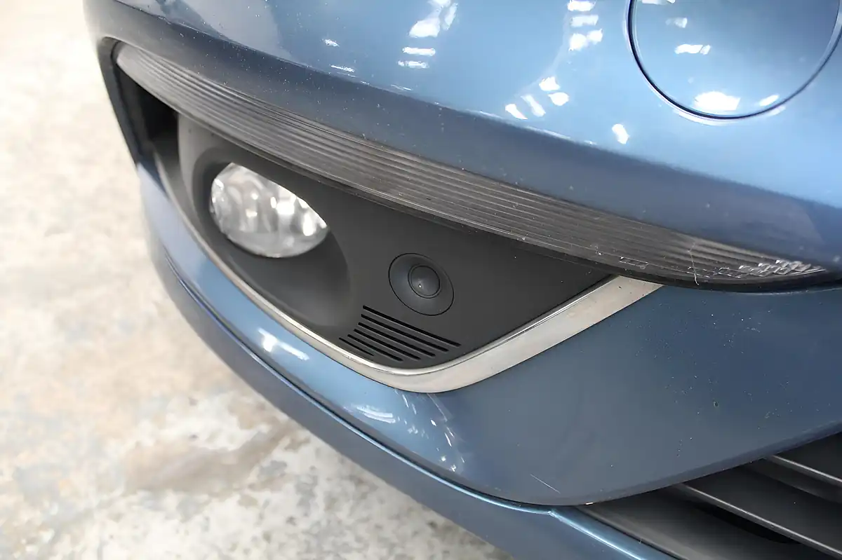 Used 2016 Renault Megane Signature Nav Blue - Interior and Exterior details 10