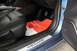 Used 2016 Renault Megane Signature Nav Blue - Interior and Exterior details 17
