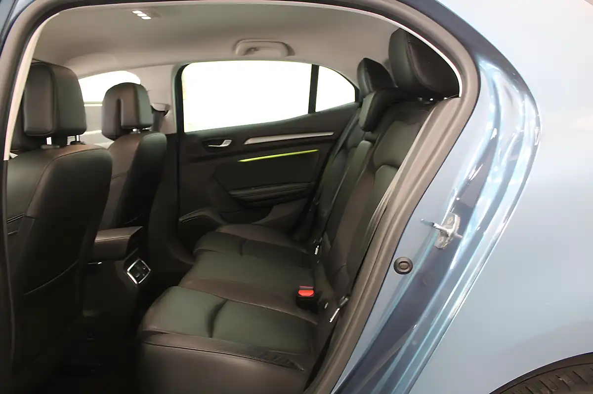 Used 2016 Renault Megane Signature Nav Blue - Interior and Exterior details 18