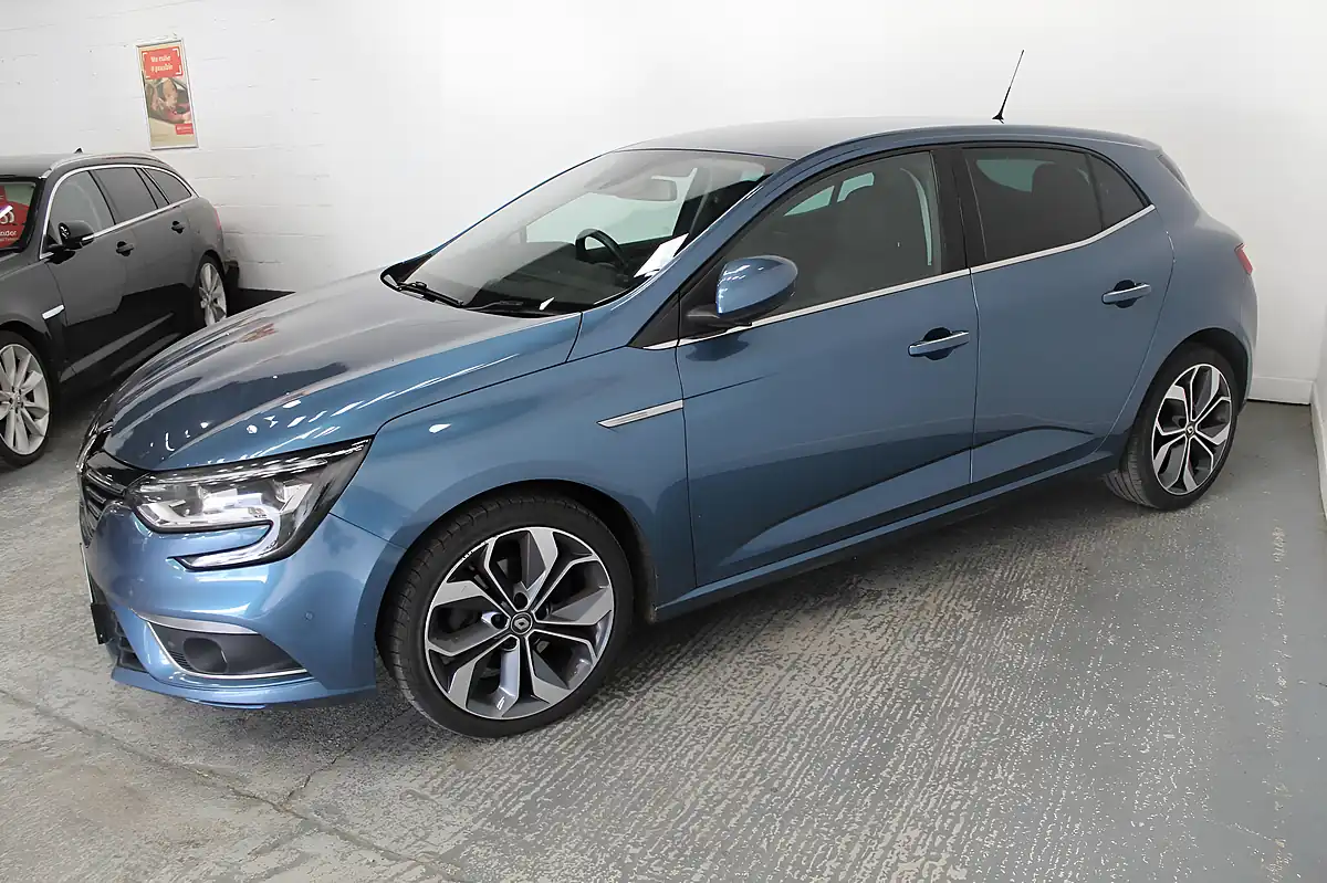 Used 2016 Renault Megane Signature Nav Blue - Interior and Exterior details 4