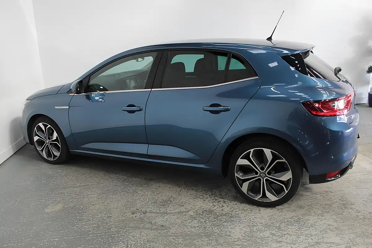 Used 2016 Renault Megane Signature Nav Blue - Interior and Exterior details 7