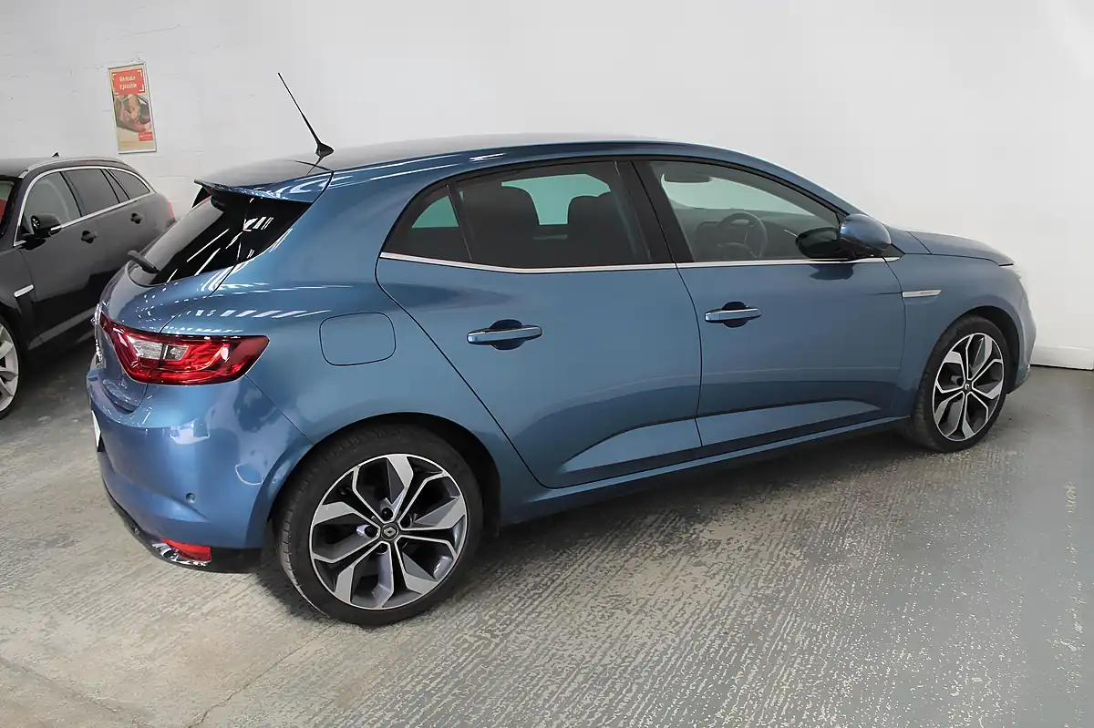 Used 2016 Renault Megane Signature Nav Blue - Interior and Exterior details 8