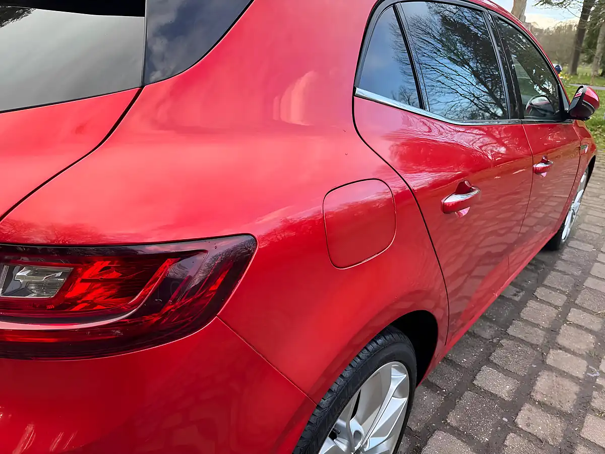 Used 2016 Renault Megane Signature Nav Red - Interior and Exterior details 17