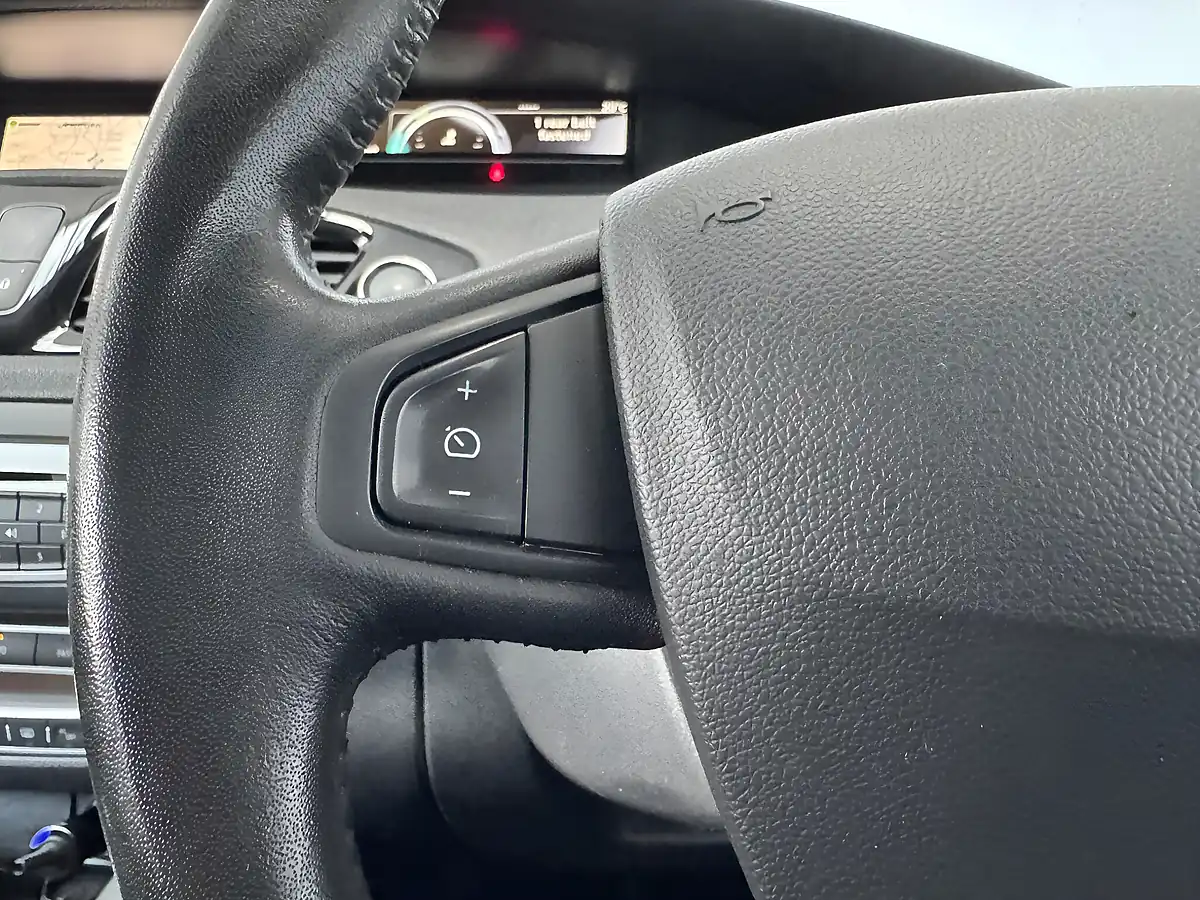 Used 2016 Renault Scenic Dynamique Nav Dune Beige - Interior and Exterior details 19