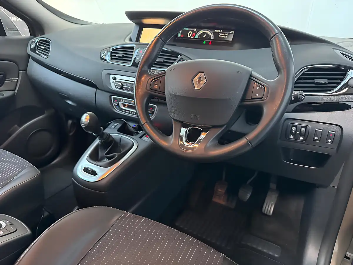 Used 2016 Renault Scenic Dynamique Nav Dune Beige - Interior and Exterior details 3