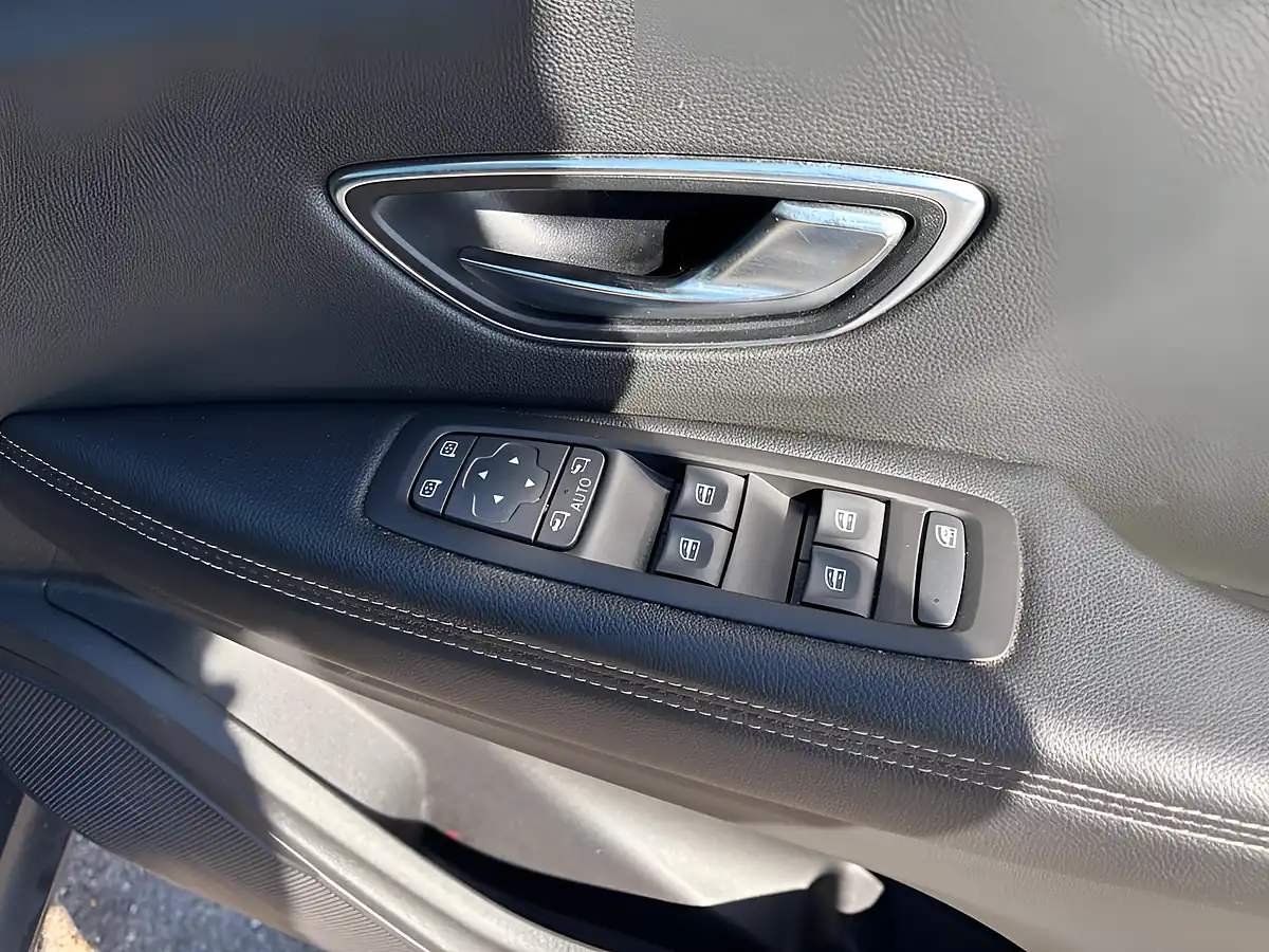 Used 2016 Renault Scenic Dynamique S Nav Black - Interior and Exterior details 18