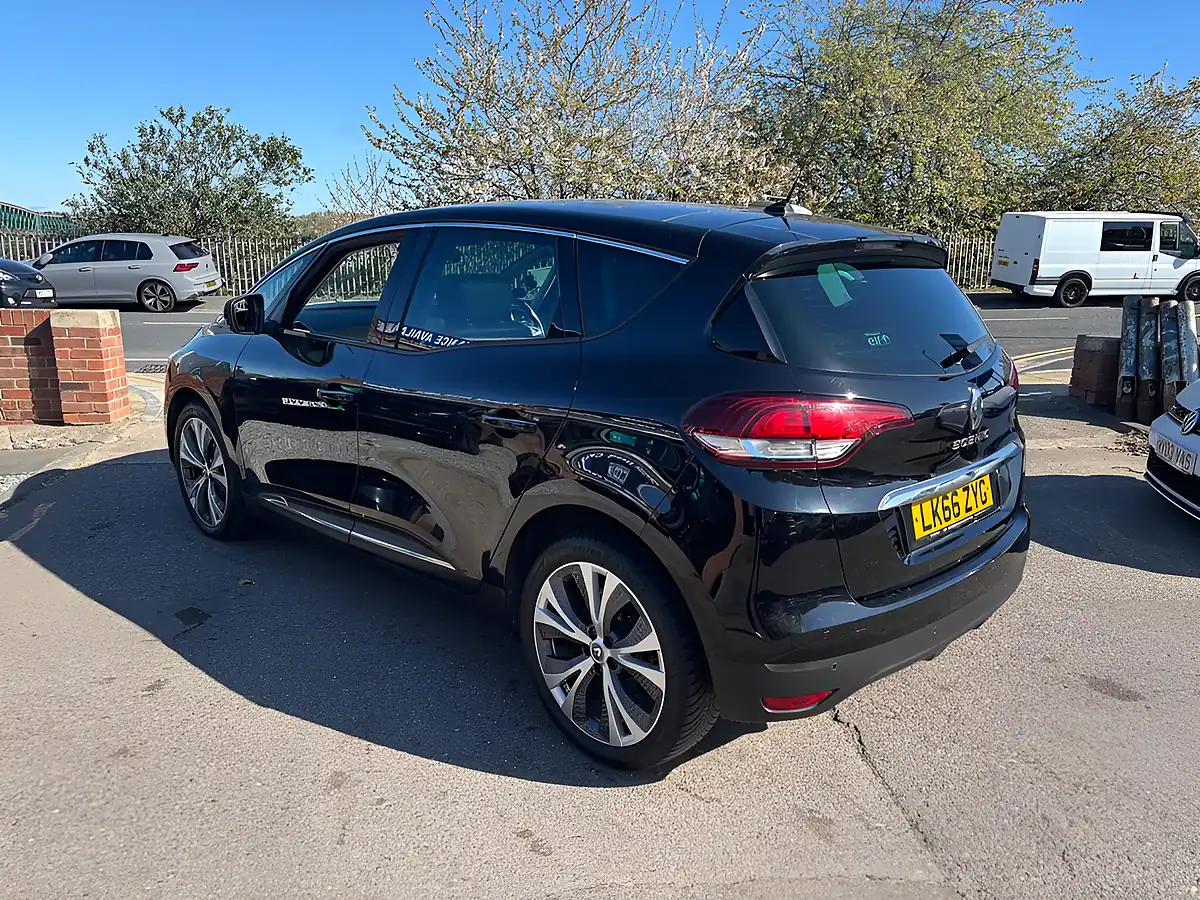 Used 2016 Renault Scenic Dynamique S Nav Black - Interior and Exterior details 9