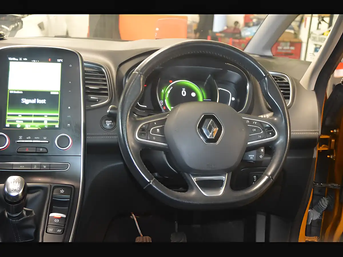 Used 2016 Renault Scenic Dynamique S Nav Honey Yellow - Interior and Exterior details 14