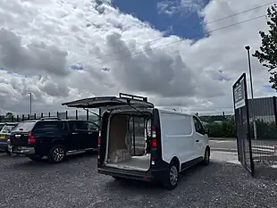 Used 2016 Renault Trafic 29 Business Swb Glacier White - Interior and Exterior details 10