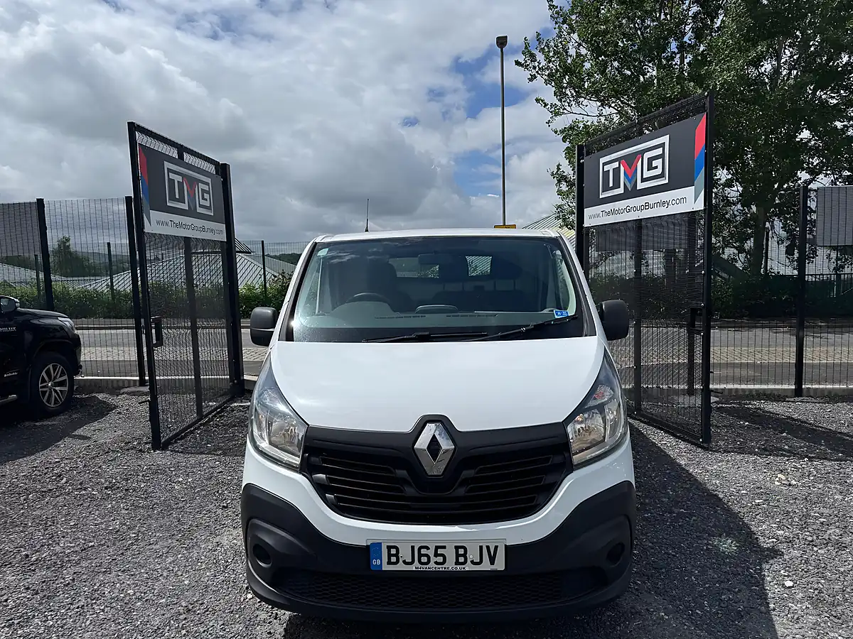 Used 2016 Renault Trafic 29 Business Swb Glacier White - Interior and Exterior details 5