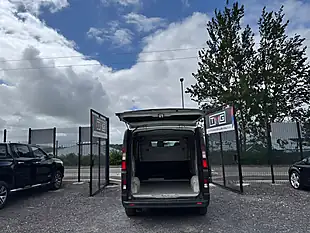 Used 2016 Renault Trafic 29 Business Swb Glacier White - Interior and Exterior details 9
