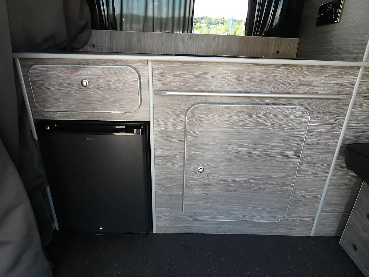 Used 2016 Renault Trafic Business+ Glacier White - Interior and Exterior details 10