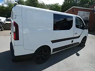 Used 2016 Renault Trafic Business+ Glacier White - Interior and Exterior details 13