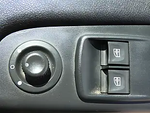 Used 2016 Renault Trafic Business+ Glacier White - Interior and Exterior details 14