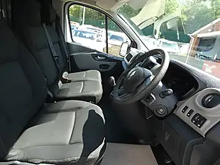 Used 2016 Renault Trafic Business+ Glacier White - Interior and Exterior details 2