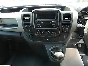 Used 2016 Renault Trafic Business+ Glacier White - Interior and Exterior details 8