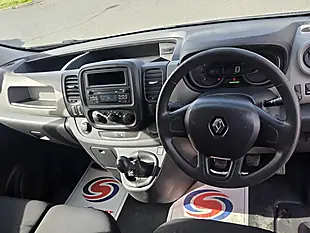 Used 2016 Renault Trafic Business+ Silver - Interior and Exterior details 10