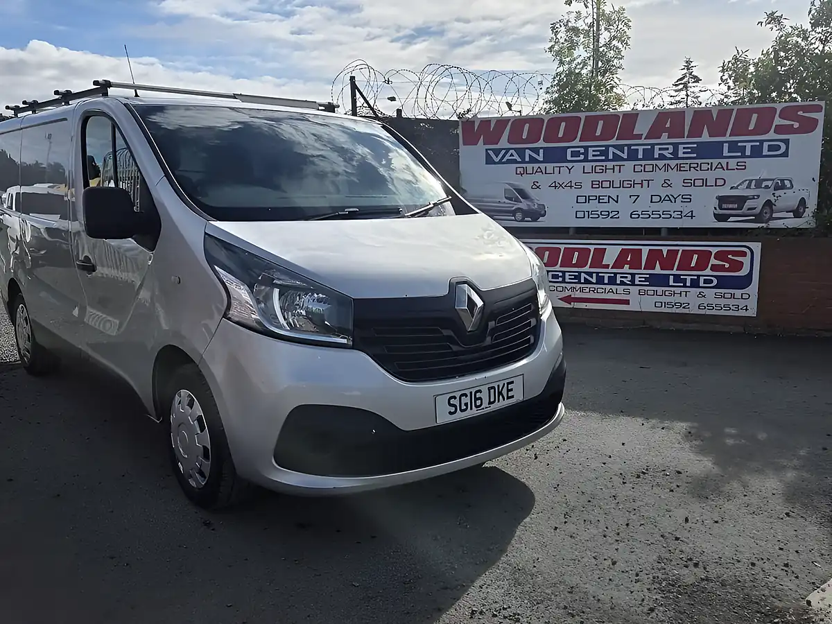 Used 2016 Renault Trafic Business+ Silver - Interior and Exterior details 2