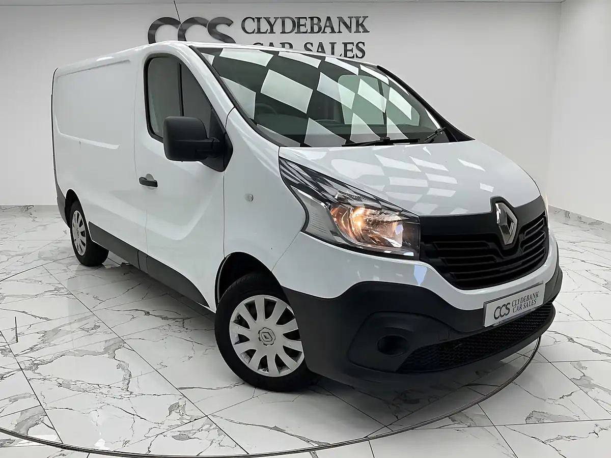 Used 2016 Renault Trafic Business White - Front View