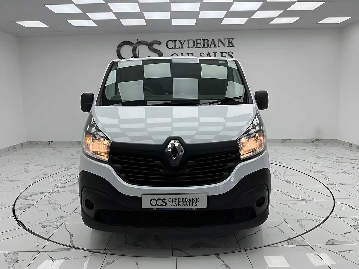Used 2016 Renault Trafic Business White - Interior and Exterior details 11