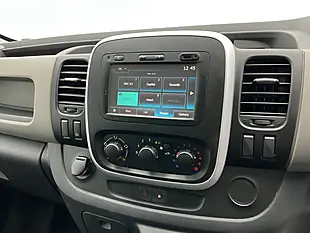 Used 2016 Renault Trafic Business White - Interior and Exterior details 13