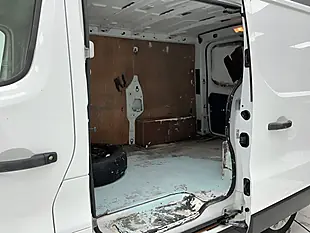 Used 2016 Renault Trafic Business White - Interior and Exterior details 15