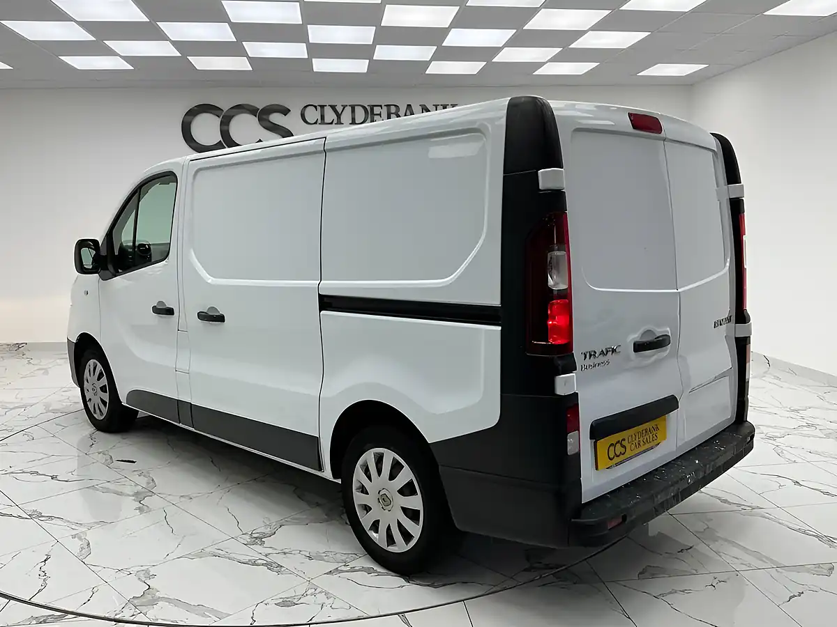 Used 2016 Renault Trafic Business White - Interior and Exterior details 3