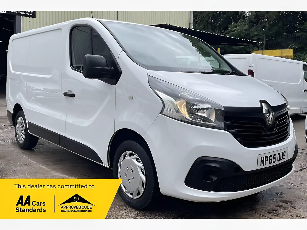 Used 2016 Renault Trafic Business+ White - Front View