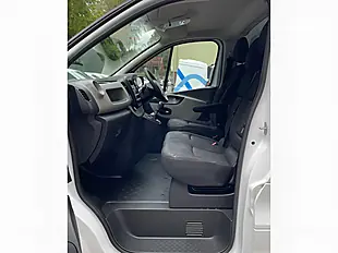 Used 2016 Renault Trafic Business+ White - Interior and Exterior details 19